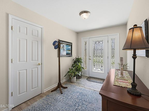 4th image of 21 Lexham Ct