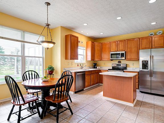 4th image of 7973 Glenmore Dr