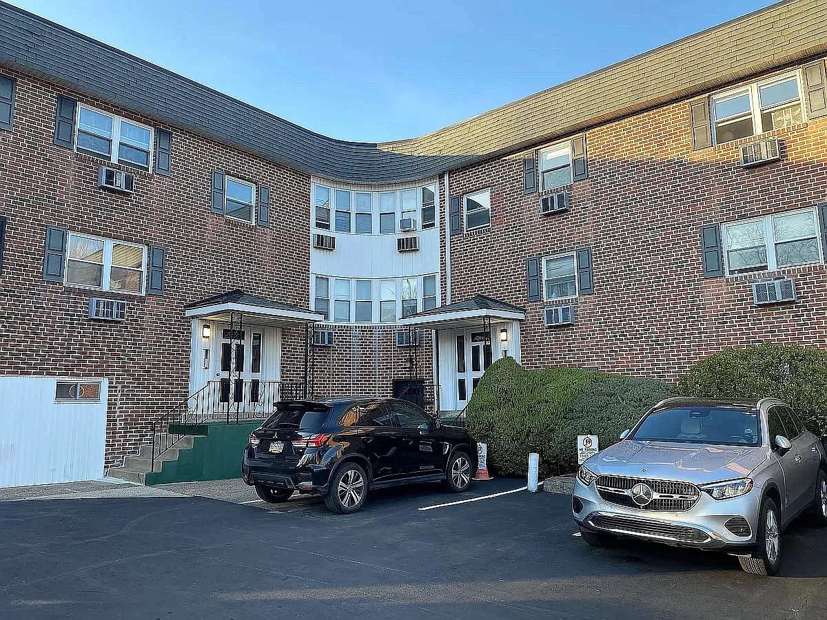 2 bed, 1.5 bath, $1,675 — Photo 1
