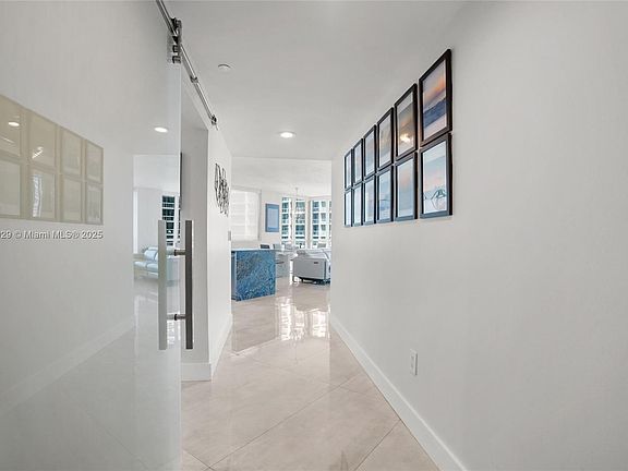 5th image of 500 Brickell Ave APT 1701