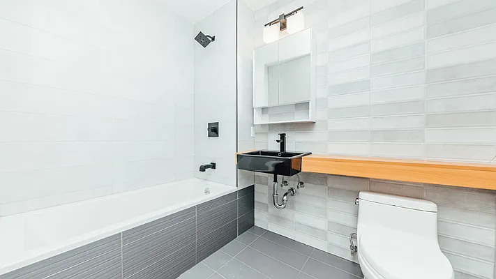 Rented by Nooklyn NYC LLC | media 22