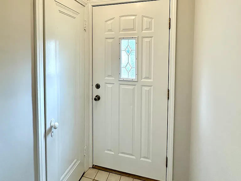 1164 Eaton Rd — Photo 3