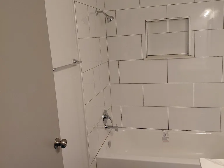 Beautiful 2 Bedroom Casita w/ Yard in Gated NE Heights Compound — Photo 10