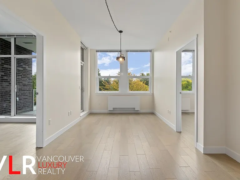 6733 Cambie St #303 — Photo 7