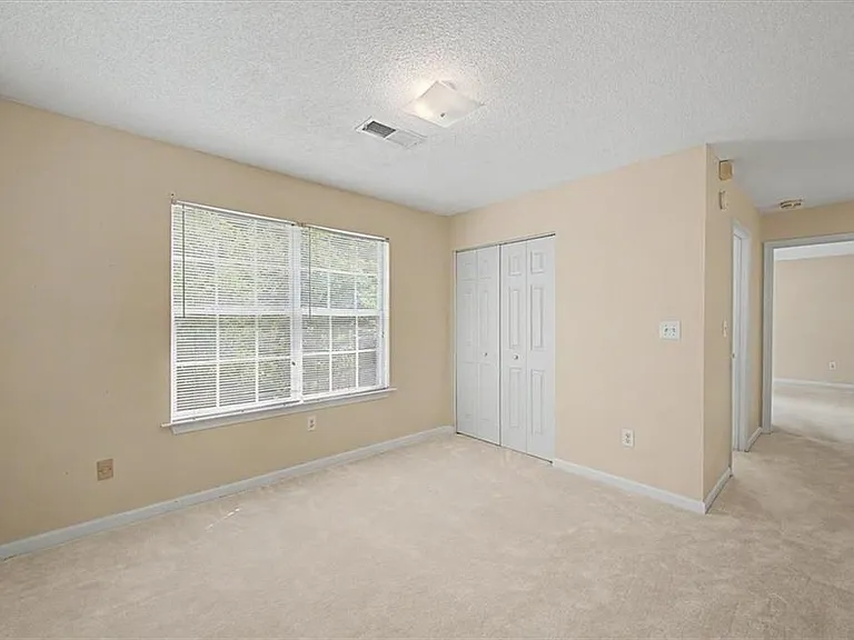 2025 Baramore Oaks Dr — Photo 16