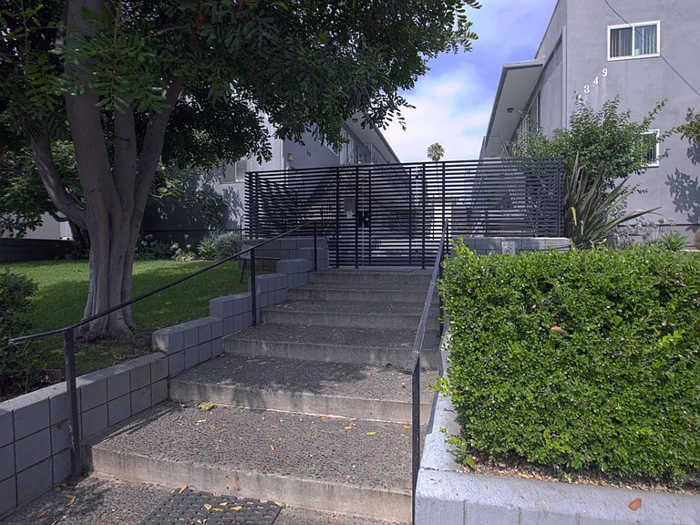 117 - Martel Apartments — Photo 12