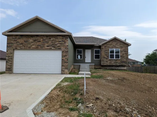 1505 W 7th Street Ter, Knob Noster, MO 65336