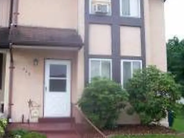 409 Walnut Ridge Ests, Pottstown, PA 19464