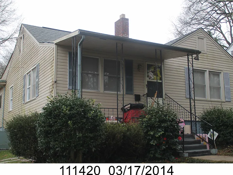 904 Neil St — Photo 12