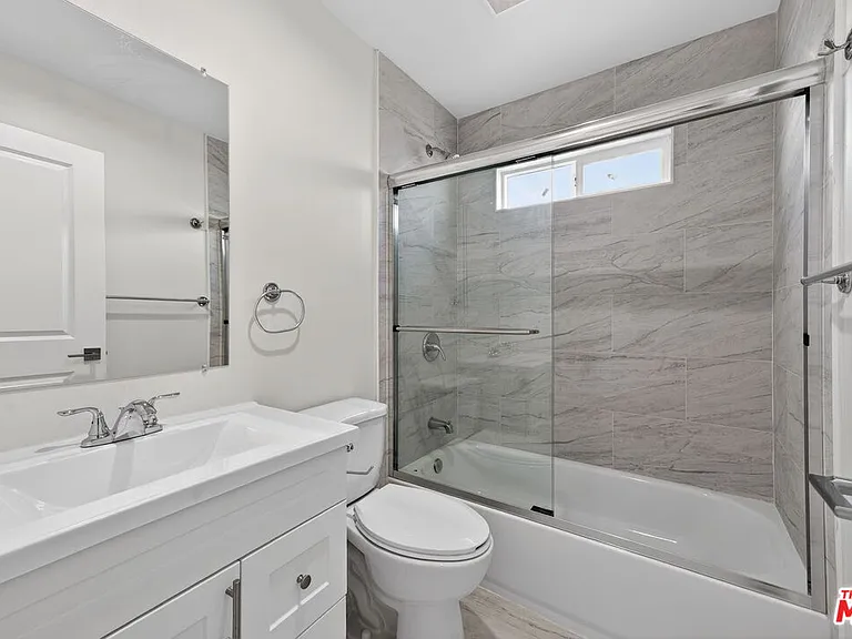 3436 Hunter St — Photo 43