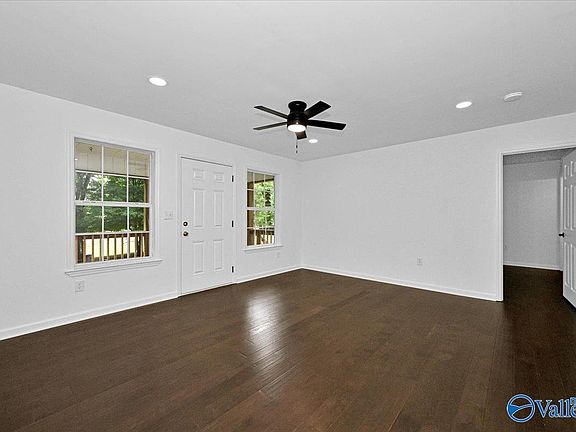 3rd image of 371 Bristow Cove Rd