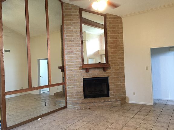 2nd image of 5549 Crossgate North St