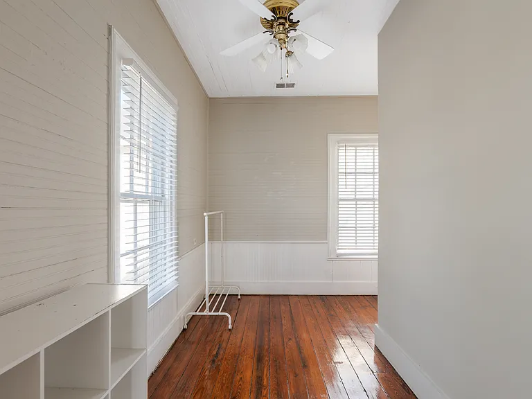 515 Center St — Photo 10