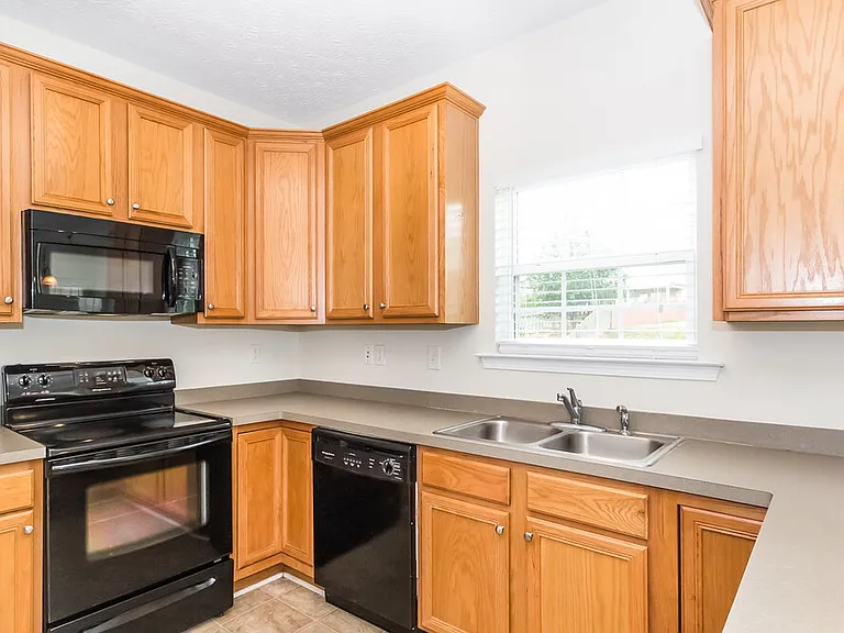 27 Palladio Way — Photo 6