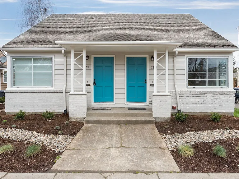 2535 NE Prescott St — Photo 1