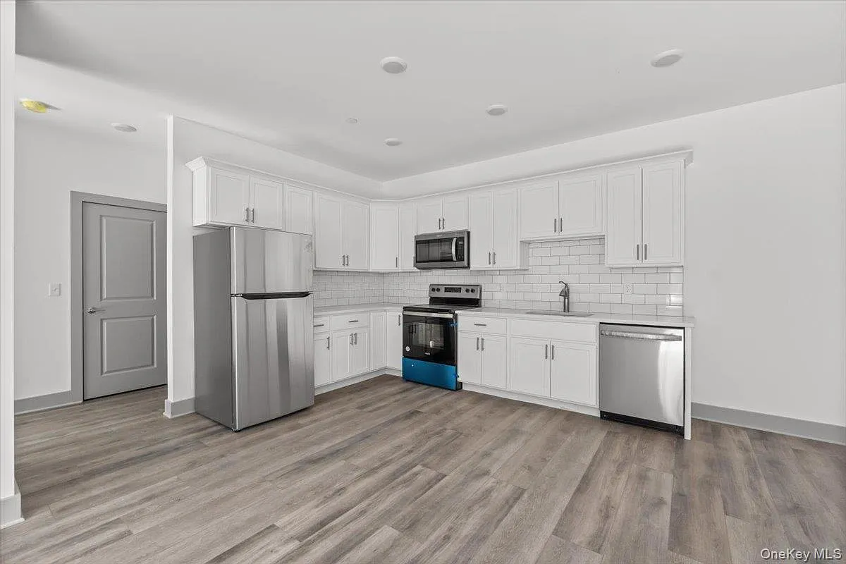 1 bed, 1.0 bath, 900 sqft, $2,675 — Photo 3