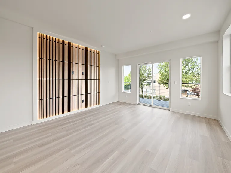 7044 SW Gonzaga St #304 — Photo 3