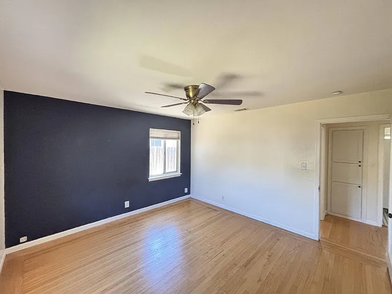 1110 Sherburn Ave — Photo 8