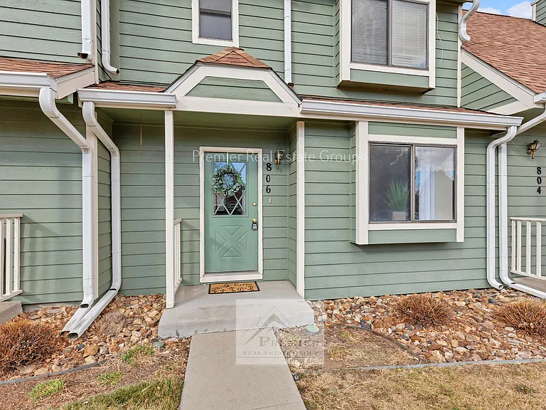 806 London Green Way — Photo 2
