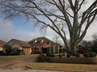 912 Abbey Rd, Lindale, TX 75771