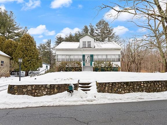 2nd image of 85 Stillwater Rd