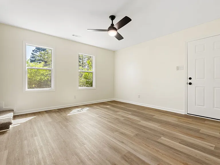 2509 Stadium Dr — Photo 16