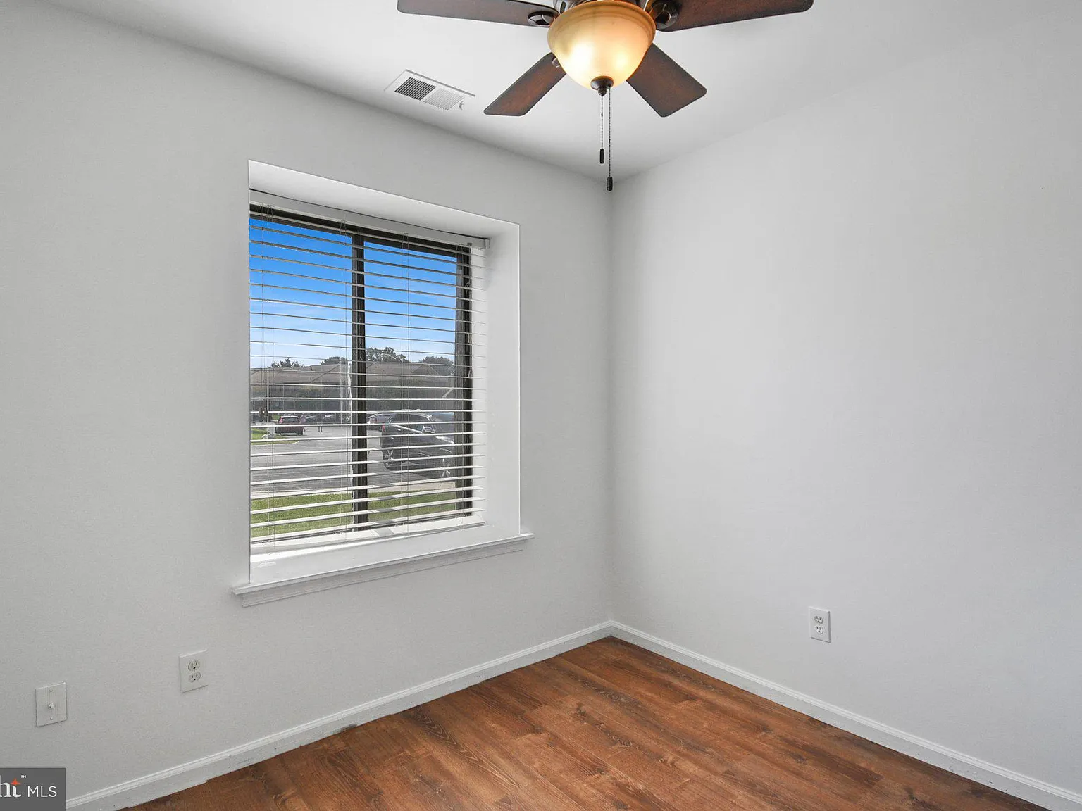 2 bed, 2.5 bath, 1760 sqft, $2,395 — Photo 2