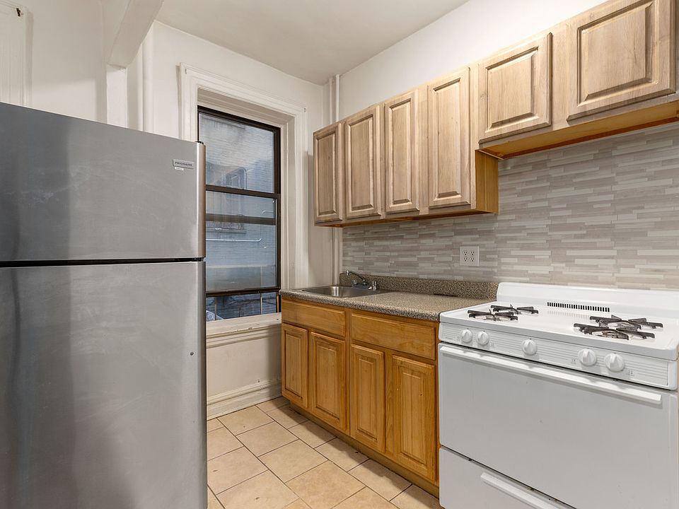 2nd image of 2016 Regent Pl APT 4C