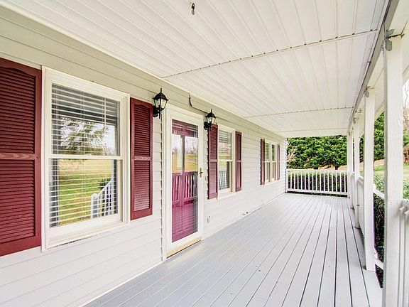 2nd image of 119 Surry Ln