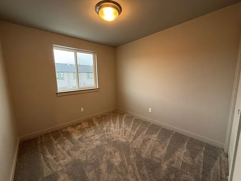 2366 NE Victor Pl — Photo 19