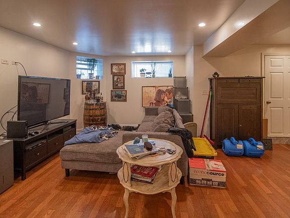 3rd image of 1537 N Rockwell St #G