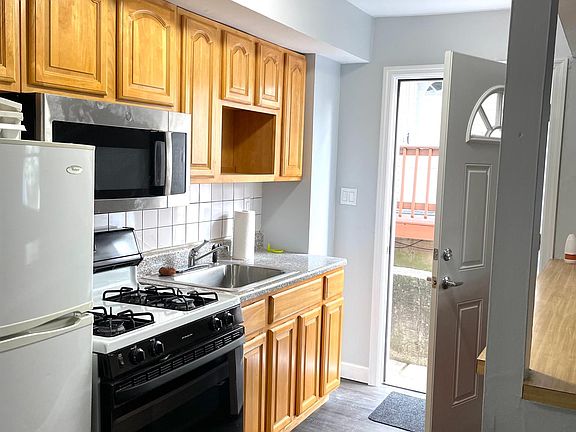 3rd image of 38 Longdale St #1F