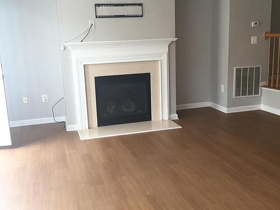 Living room/fireplace