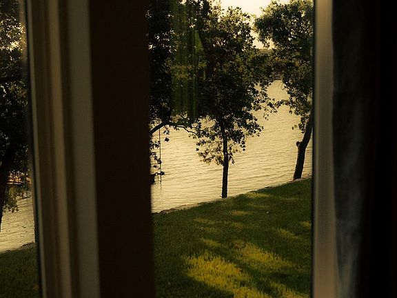 4th image of 1757 Country Club Rd