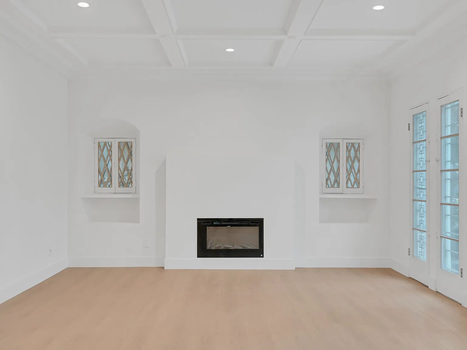 3 bed, 2.5 bath, 2268 sqft, $6,595 — Photo 3