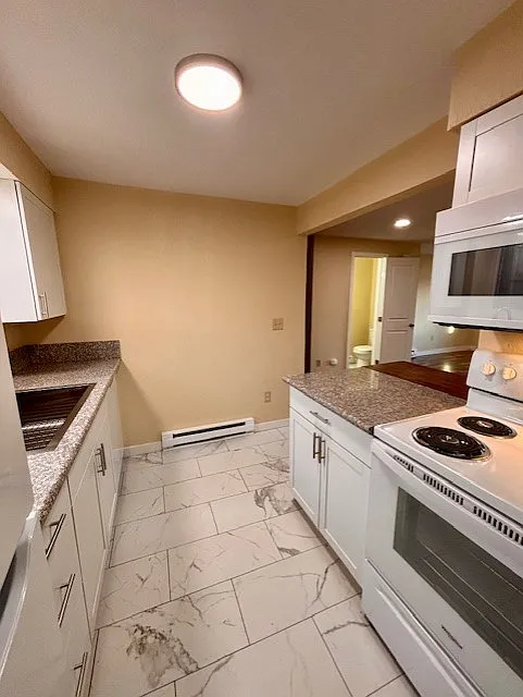 3 bed, 1.5 bath, 1500 sqft, $2,400 — Photo 4