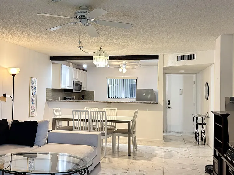 5130 Las Verdes Cir — Photo 7