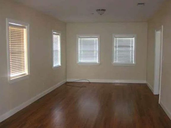 3rd image of 6468 Greenwell Springs Rd