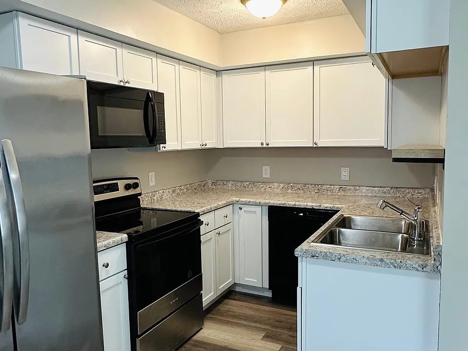 205 Lincoln St #205