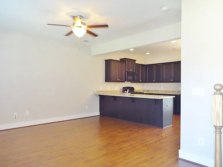 555 Polo Way — Photo 2
