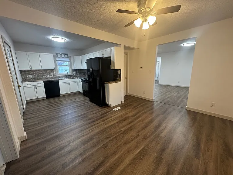 1210 W Parker St — Photo 1