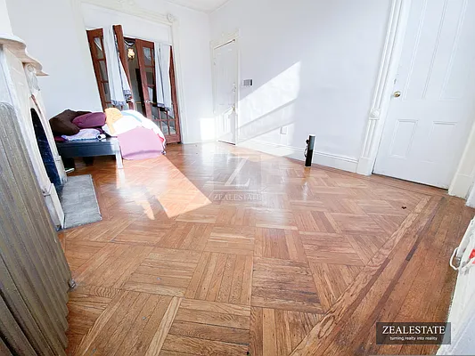 Rented by ZealEstate Group Inc | media 40