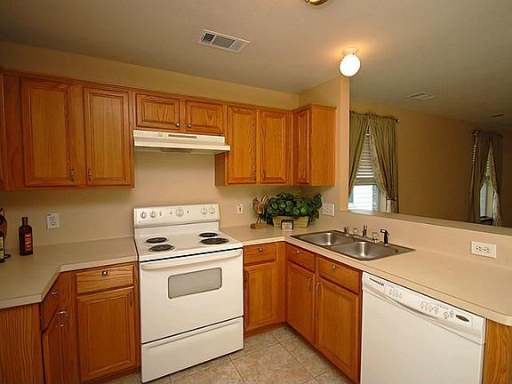 3rd image of 19431 Ambrosia Falls Dr