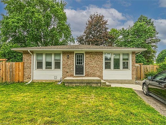 2nd image of 407 Castlegrove Pl