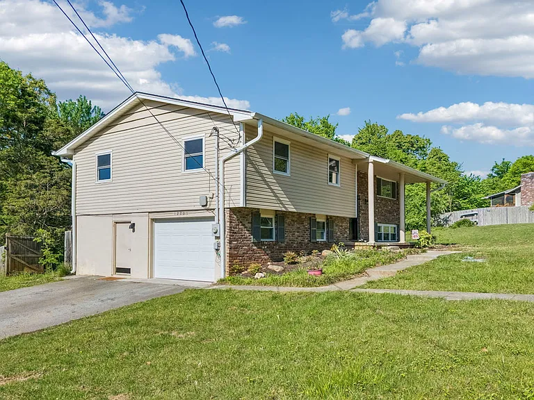 12201 W Kings Gate Rd — Photo 43