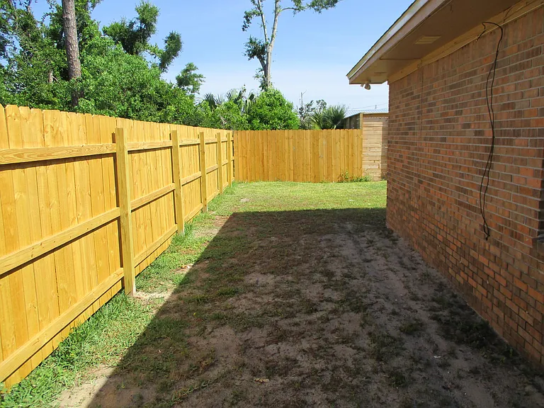1346 Stephen Dr — Photo 17