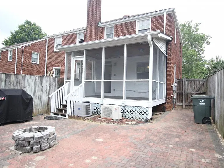 712 N Oakland St — Photo 21