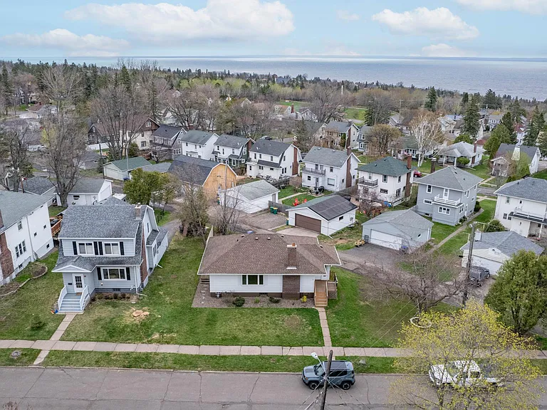 16 Snelling Ave — Photo 16