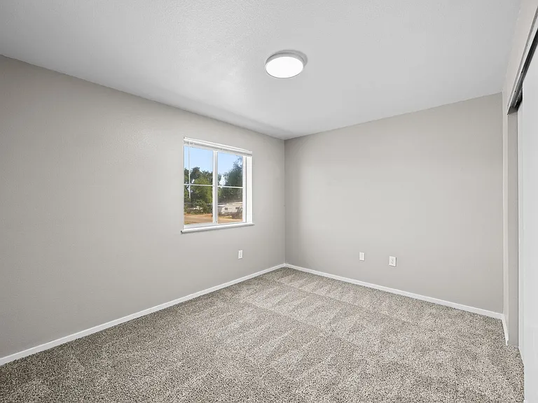 Gateway Crossing Apartments — Photo 46