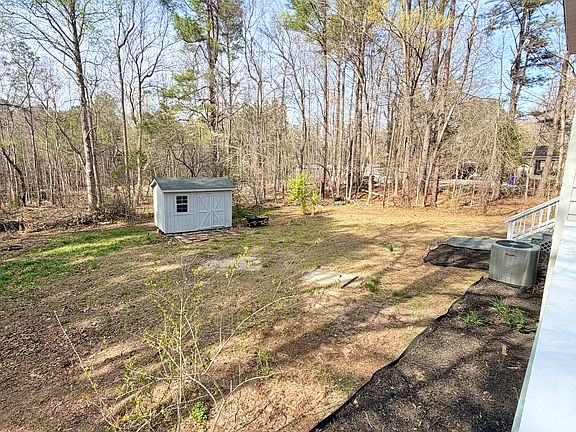 4th image of 603 Locust Rd